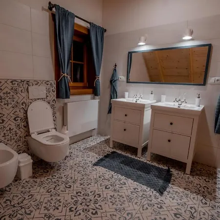 Appartement Rodinna Roubenka U Tri Skritku *